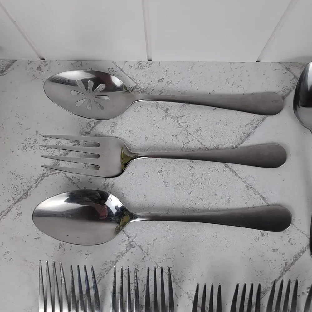 Mikasa Satin Symmetry Sincerity 38 Pieces 18/0 Stainless Flatware Gourmet Basics